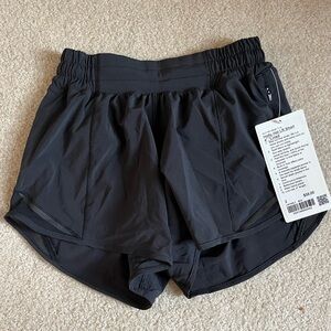 Lululemon hottie hot black shorts size 2 tall